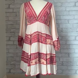 🎡🦄BOHO🦄🎡 FREE people! Pretty dress with gorgeous detail.